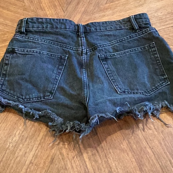 Zara Black Jean Shorts High-Waisted Distressed - Picture 3 of 3